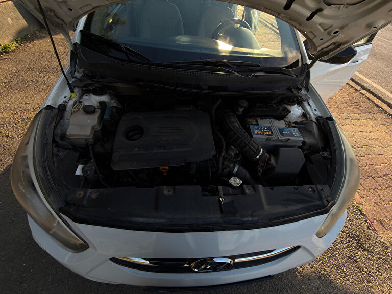 HYUNDAI ACCENT BLUE