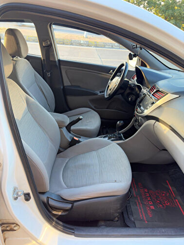 HYUNDAI ACCENT BLUE