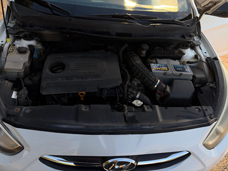 HYUNDAI ACCENT BLUE