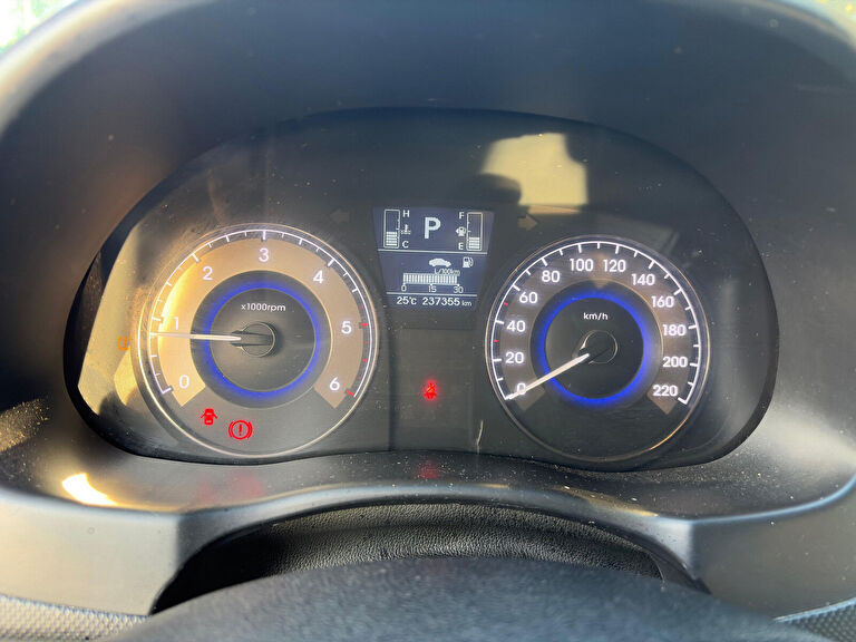 HYUNDAI ACCENT BLUE