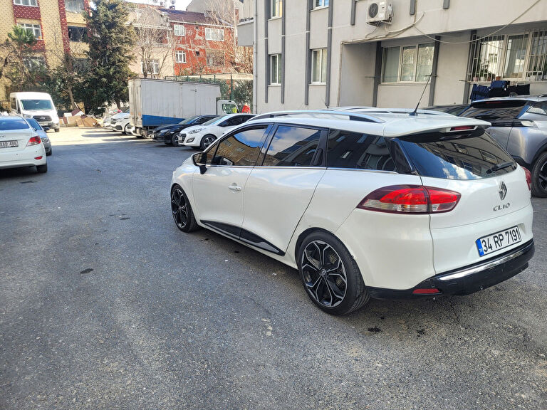 RENAULT CLIO SPORT TOURER