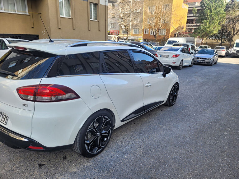 RENAULT CLIO SPORT TOURER