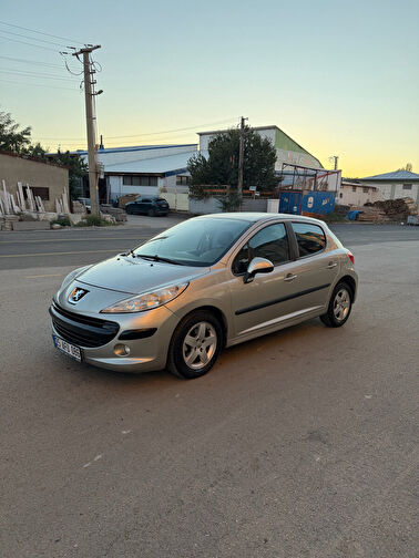 PEUGEOT 207