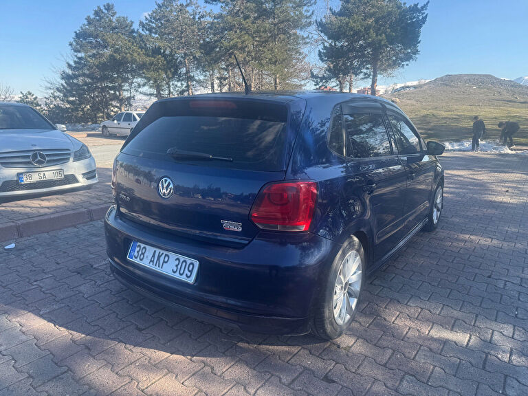 VOLKSWAGEN POLO