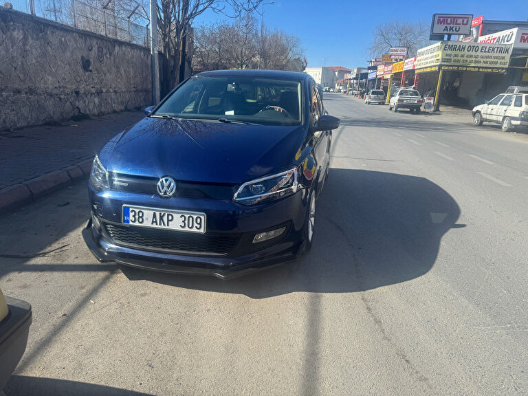 VOLKSWAGEN POLO