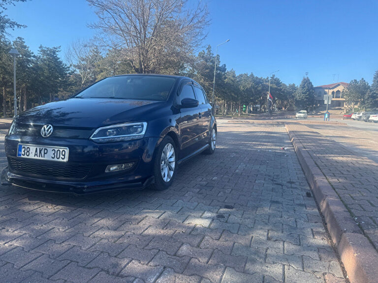 VOLKSWAGEN POLO