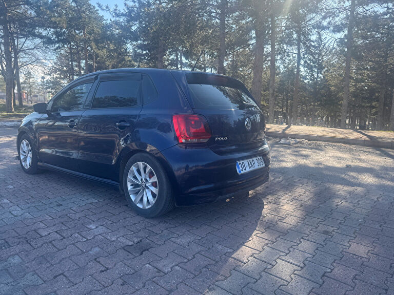 VOLKSWAGEN POLO