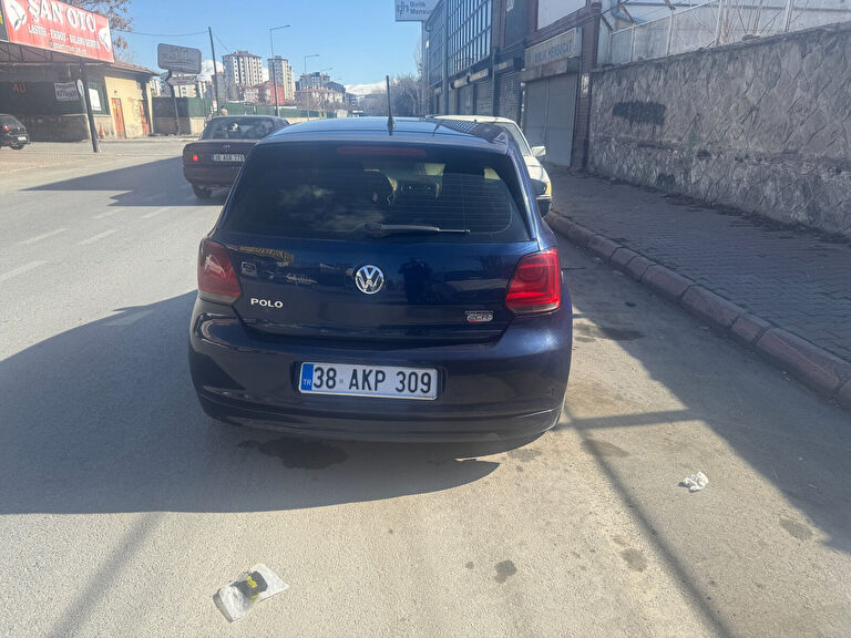 VOLKSWAGEN POLO