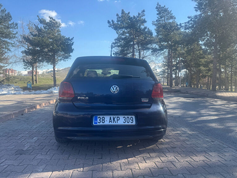 VOLKSWAGEN POLO