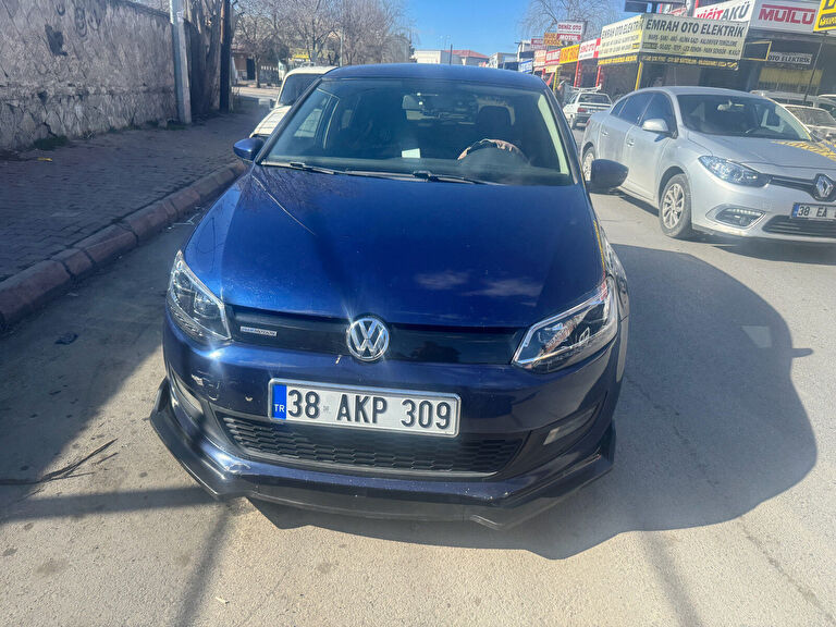 VOLKSWAGEN POLO