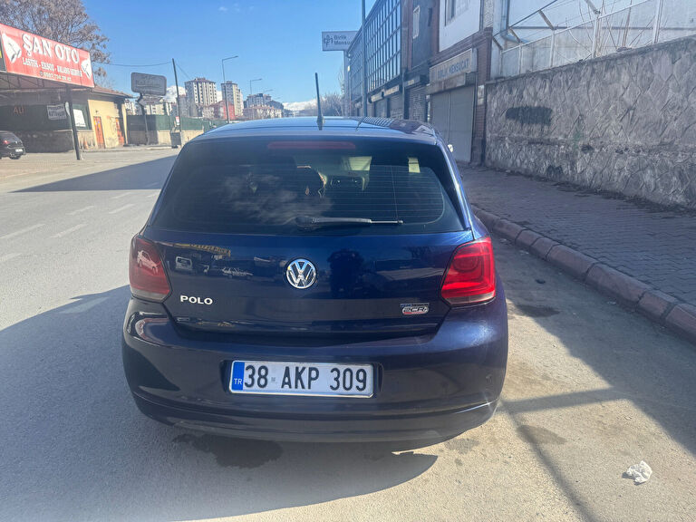 VOLKSWAGEN POLO