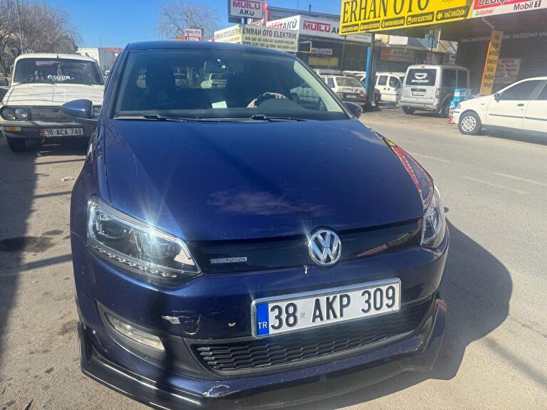 VOLKSWAGEN POLO