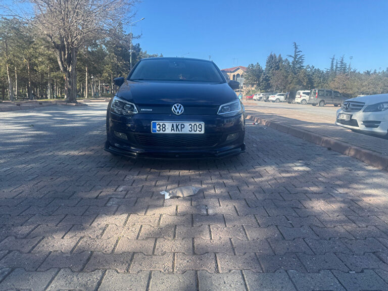 VOLKSWAGEN POLO