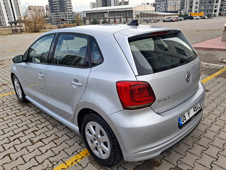 VOLKSWAGEN POLO