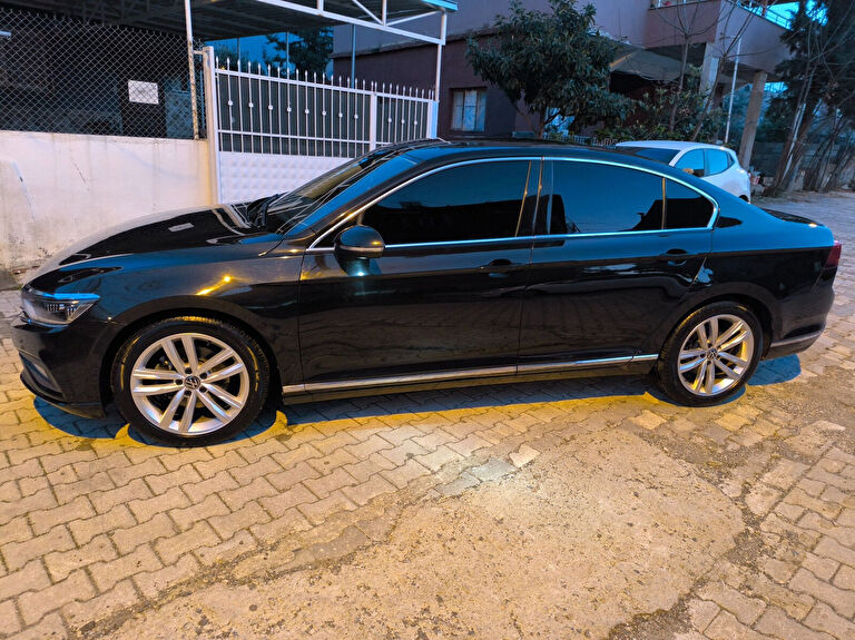VOLKSWAGEN PASSAT