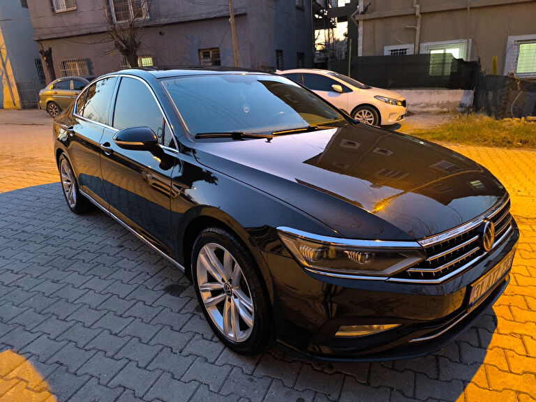 VOLKSWAGEN PASSAT