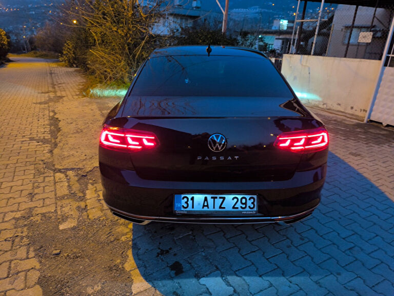 VOLKSWAGEN PASSAT