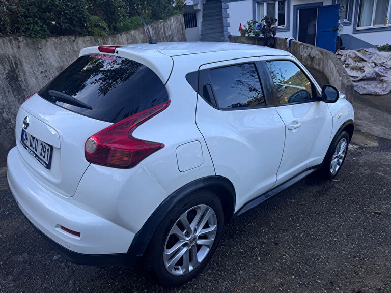 NISSAN JUKE