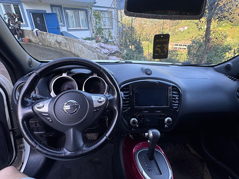 NISSAN JUKE