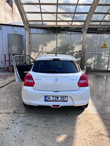 SUZUKI SWIFT