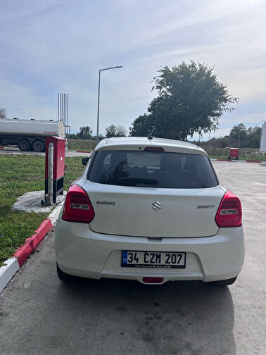 SUZUKI SWIFT