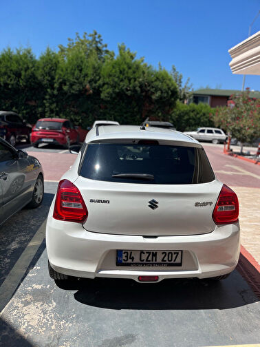 SUZUKI SWIFT