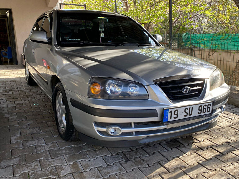 HYUNDAI ELANTRA