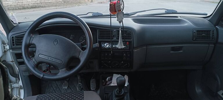 RENAULT 19