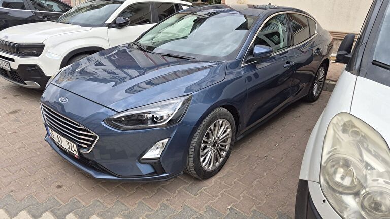 FORD FOCUS