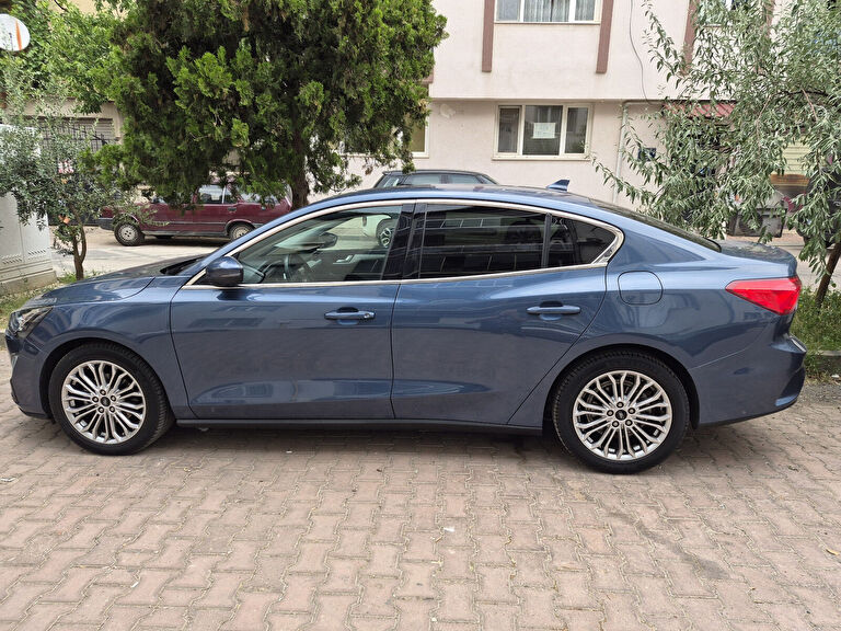 FORD FOCUS