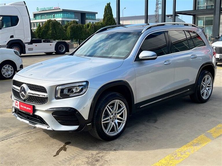 MERCEDES-BENZ GLB
