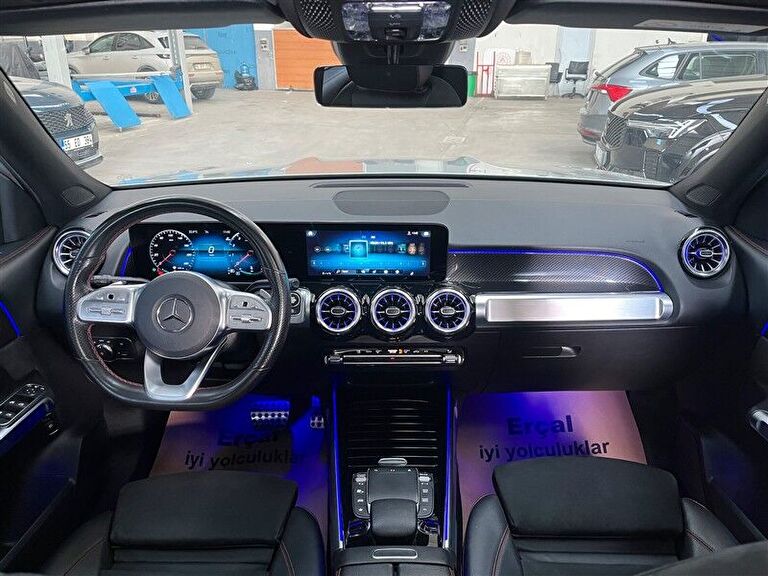 MERCEDES-BENZ GLB