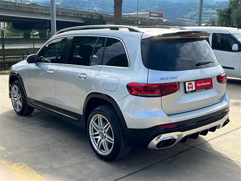 MERCEDES-BENZ GLB