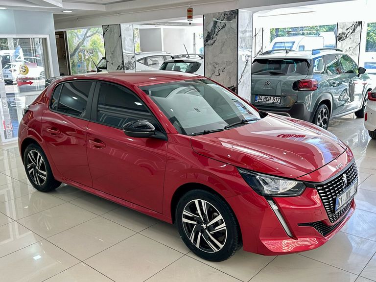 PEUGEOT 208