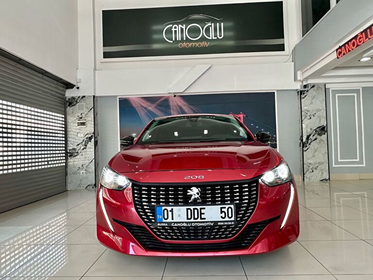 PEUGEOT 208