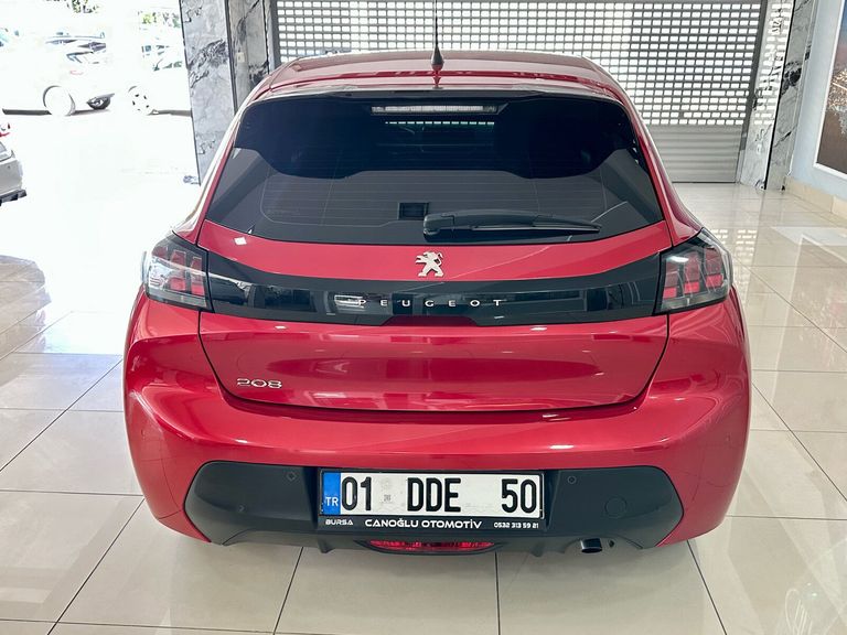 PEUGEOT 208