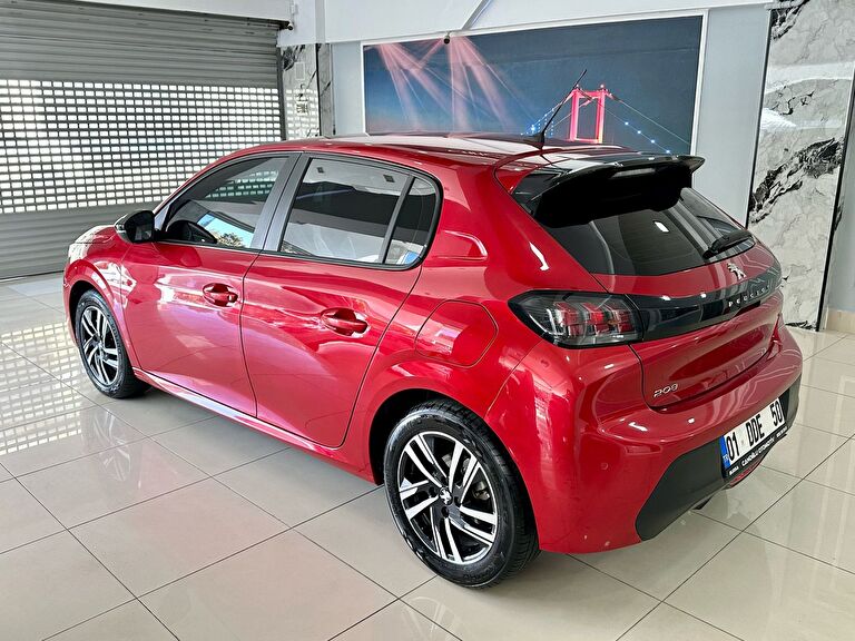 PEUGEOT 208