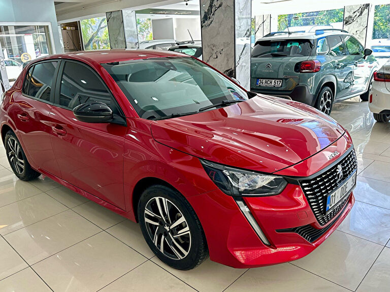 PEUGEOT 208