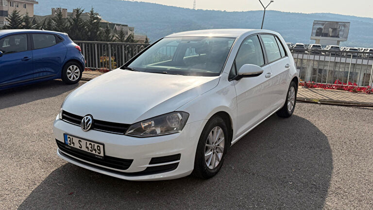 VOLKSWAGEN GOLF