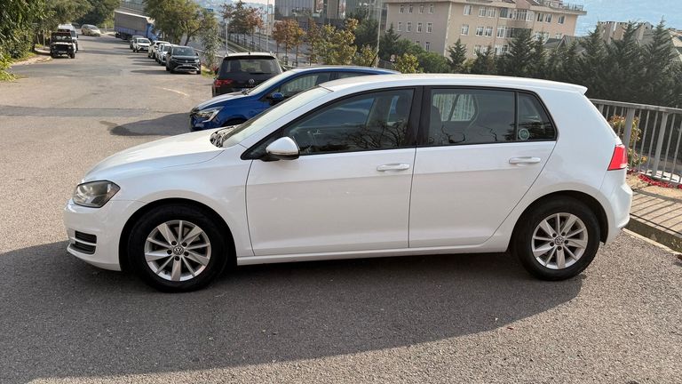 VOLKSWAGEN GOLF