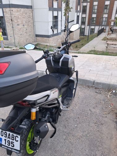 RKS Reale 125