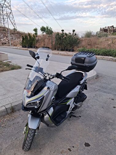 RKS Reale 125