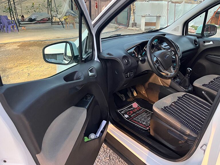 FORD TOURNEO COURIER
