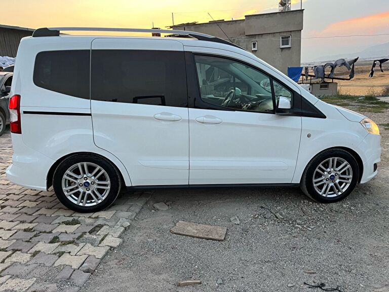 FORD TOURNEO COURIER