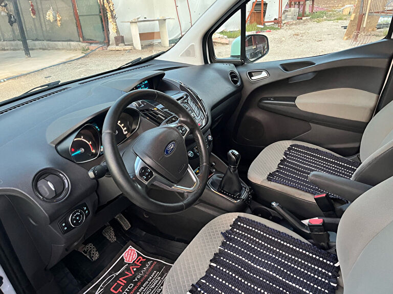 FORD TOURNEO COURIER