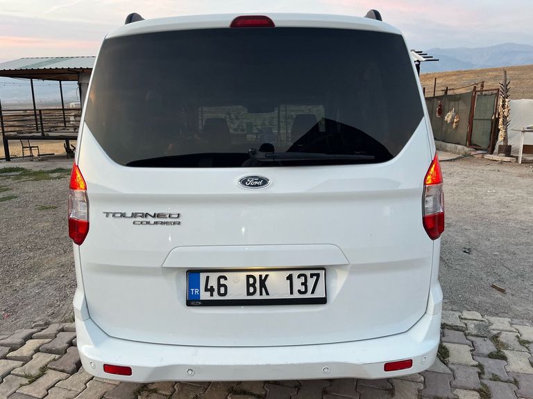 FORD TOURNEO COURIER