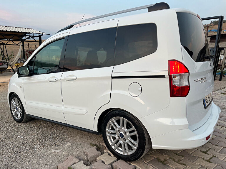 FORD TOURNEO COURIER