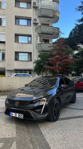 PEUGEOT 408