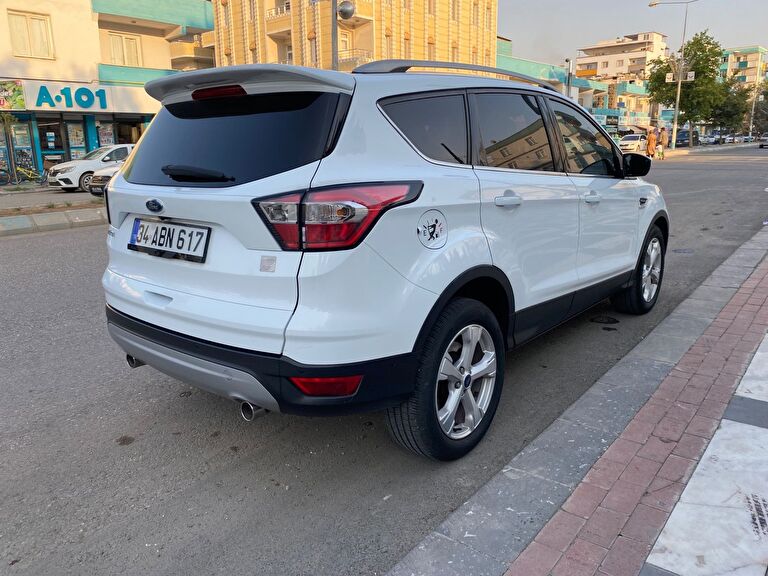 FORD KUGA