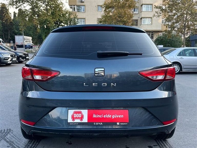 SEAT LEON